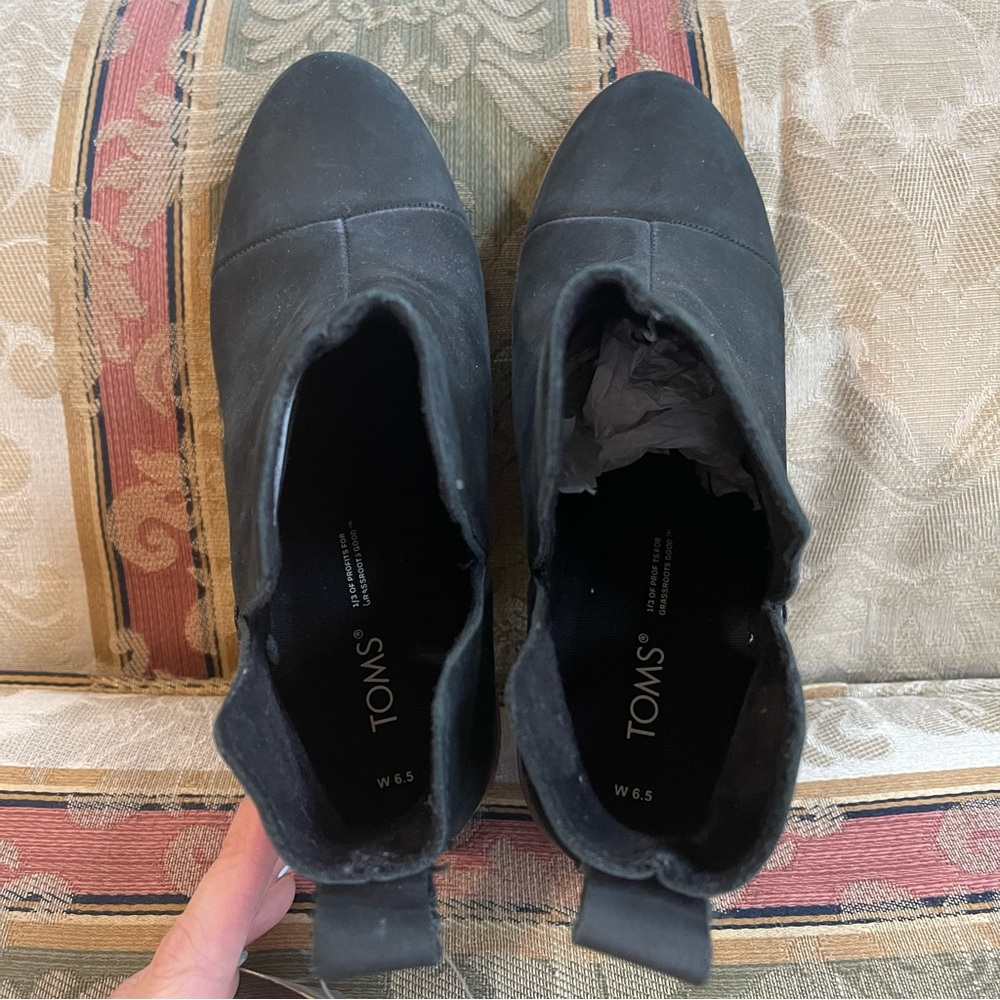 Toms Women's Everly Cutout Boots . Size 6.5 Women
N10-06 - Picture 6 of 8